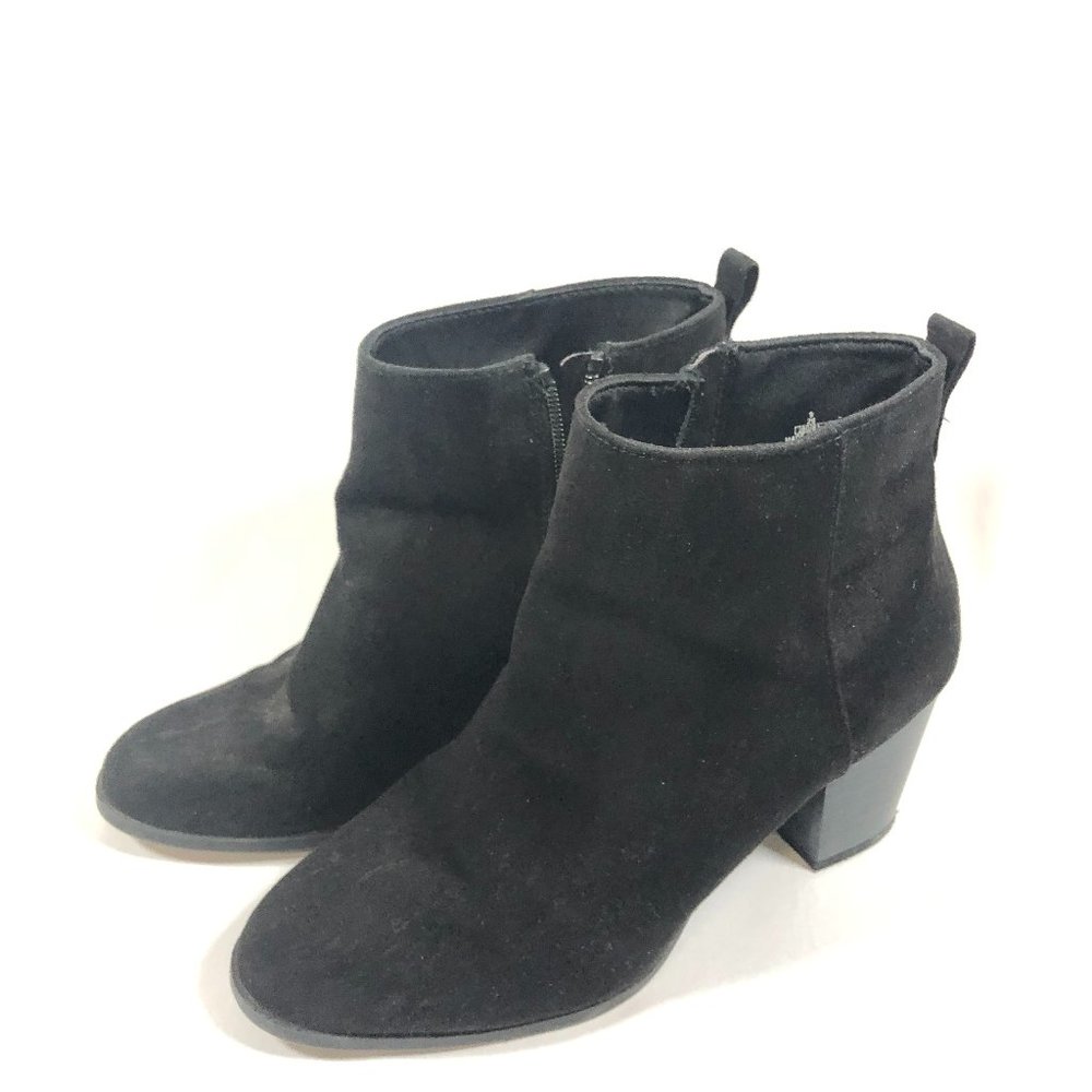 Old Navy faux-suede black bootie with side zip block heel Woman's size 9